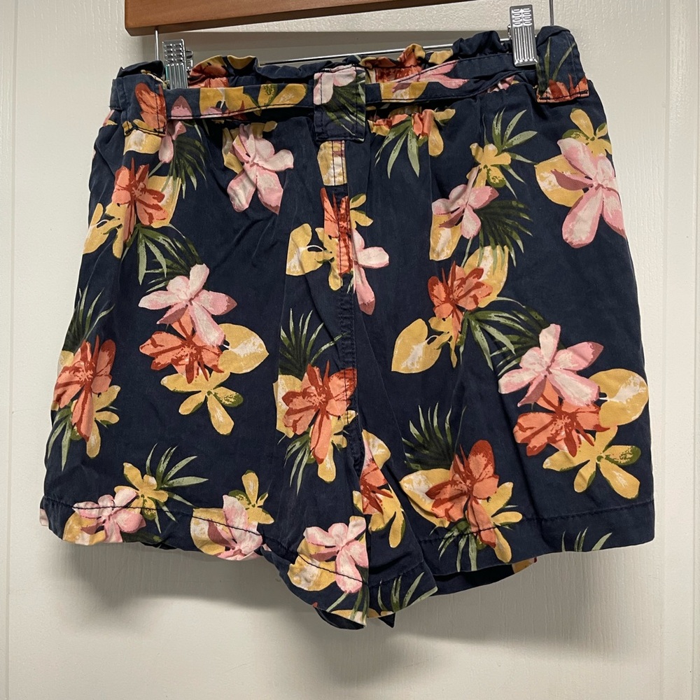 Time and Tru Floral Women's Shorts - Navy and Multicolor- Size L